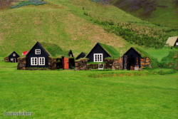 Alte Bauernhäuser in Skogar